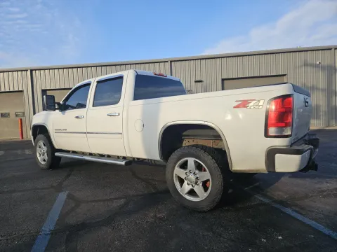 Photos of 2013 GMC Sierra 2500HD Denali for sale in Branson West, MO at Oakley Auto World