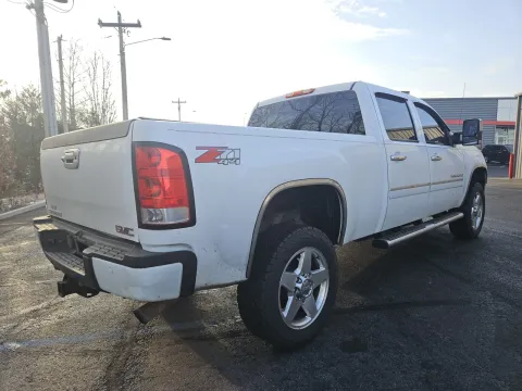 More photos of 2013 GMC Sierra 2500HD Denali at Oakley Auto World, MO