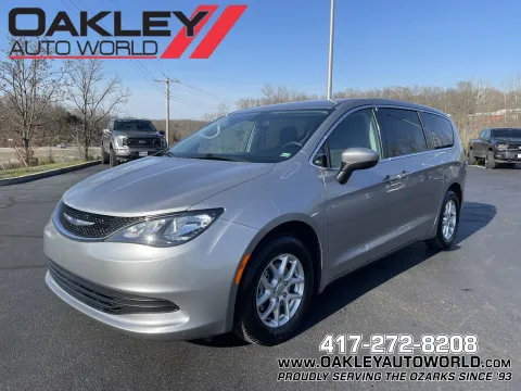 Silver 2019 Chrysler Pacifica LX for sale in Branson West, MO