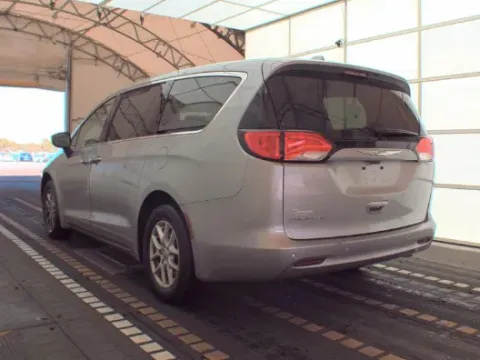 Photos of 2019 Chrysler Pacifica LX for sale in Branson West, MO at Oakley Auto World