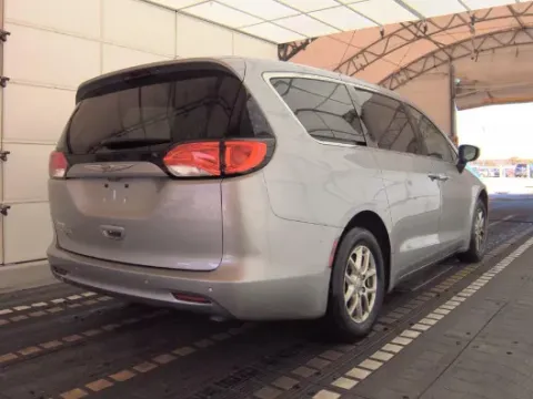 More photos of 2019 Chrysler Pacifica LX at Oakley Auto World, MO