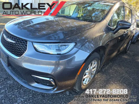 Gray 2023 Chrysler Pacifica Touring L for sale in Branson West, MO