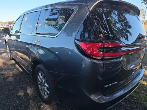 Photos of 2023 Chrysler Pacifica Touring L for sale in Branson West, MO at Oakley Auto World