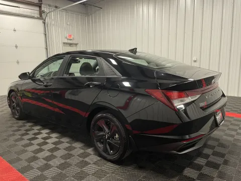 Photos of 2022 Hyundai Elantra SEL for sale in Branson West, MO at Oakley Auto World