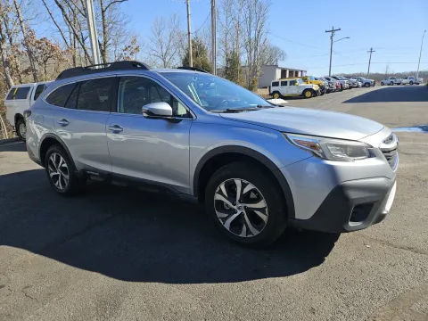 More photos of 2022 Subaru Outback Limited at Oakley Auto World, MO