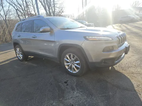 More photos of 2015 Jeep Cherokee Limited at Oakley Auto World, MO