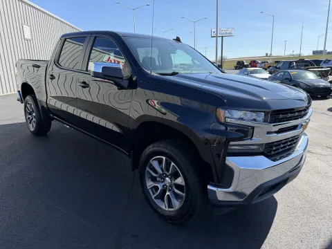 More photos of 2020 Chevrolet Silverado 1500 LT at Oakley Auto World, MO