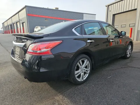 More photos of 2013 Nissan Altima 3.5 SL at Oakley Auto World, MO