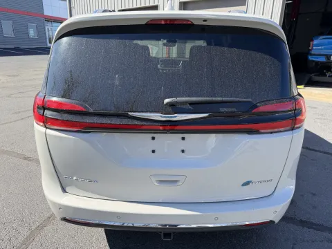 Another view of 2021 Chrysler Pacifica Hybrid Limited for sale in Branson West, MO at Oakley Auto World