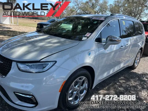 White 2021 Chrysler Pacifica Hybrid Limited for sale in Branson West, MO