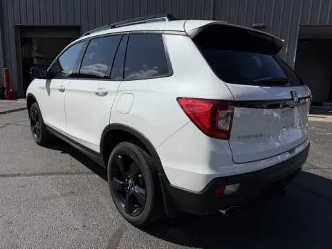 Photos of 2020 Honda Passport Elite for sale in Branson West, MO at Oakley Auto World