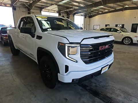 More photos of 2024 GMC Sierra 1500 Elevation at Oakley Auto World, MO