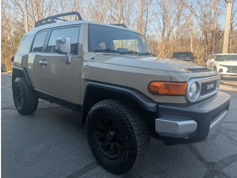 More photos of 2013 Toyota FJ Cruiser at Oakley Auto World, MO