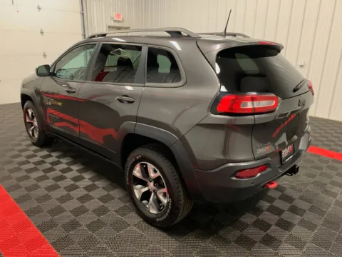 Photos of 2018 Jeep Cherokee Trailhawk for sale in Branson West, MO at Oakley Auto World
