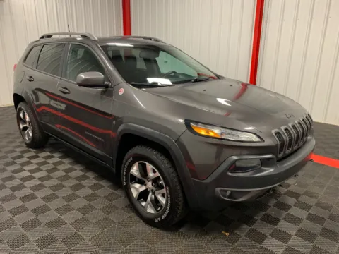 More photos of 2018 Jeep Cherokee Trailhawk at Oakley Auto World, MO