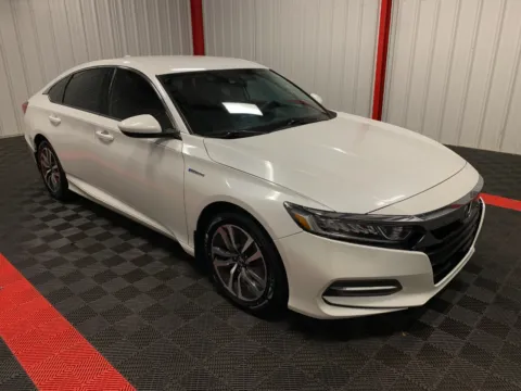 More photos of 2018 Honda Accord Hybrid at Oakley Auto World, MO