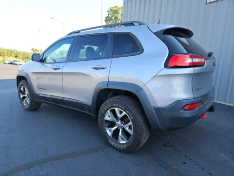 Photos of 2017 Jeep Cherokee Trailhawk for sale in Branson West, MO at Oakley Auto World