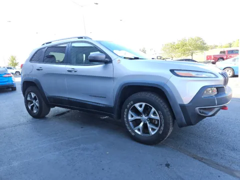 More photos of 2017 Jeep Cherokee Trailhawk at Oakley Auto World, MO