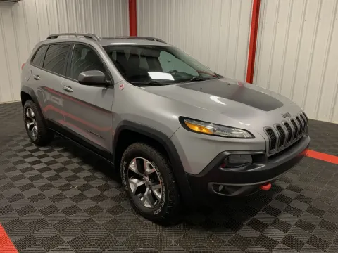 More photos of 2017 Jeep Cherokee Trailhawk at Oakley Auto World, MO