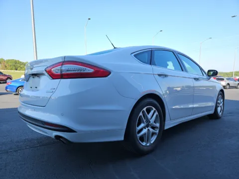 More photos of 2016 Ford Fusion SE at Oakley Auto World, MO