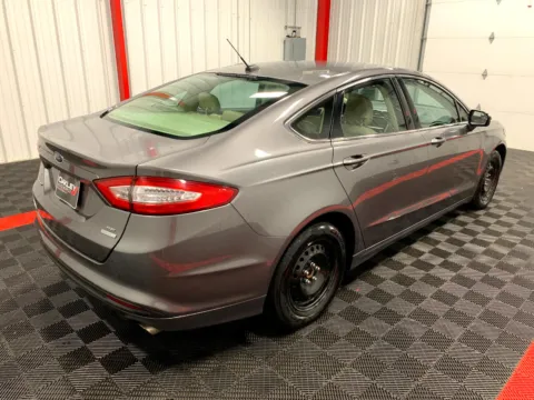 More photos of 2014 Ford Fusion SE at Oakley Auto World, MO
