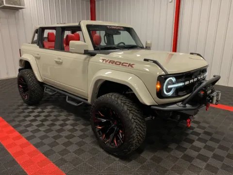 More photos of 2025 Ford Bronco T-ROCK, Sasquatch, Lifted, Fuels 4x4 at Oakley Auto World, MO
