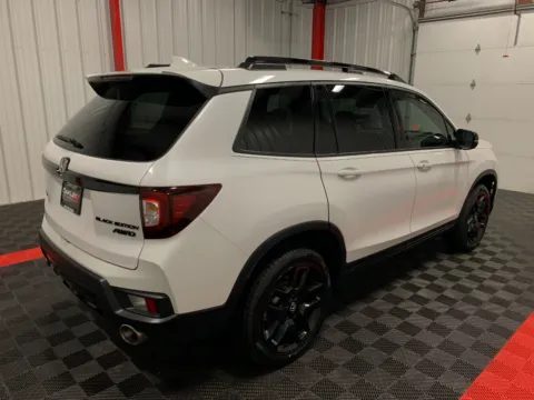 More photos of 2024 Honda Passport Black Edition at Oakley Auto World, MO