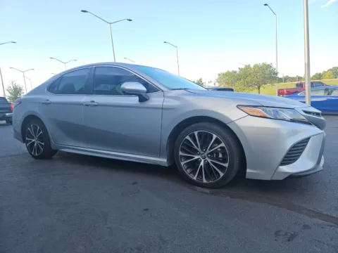 More photos of 2019 Toyota Camry SE at Oakley Auto World, MO