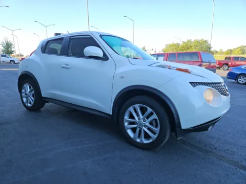 More photos of 2014 Nissan Juke SL at Oakley Auto World, MO