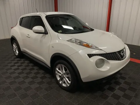 More photos of 2014 Nissan Juke SL at Oakley Auto World, MO