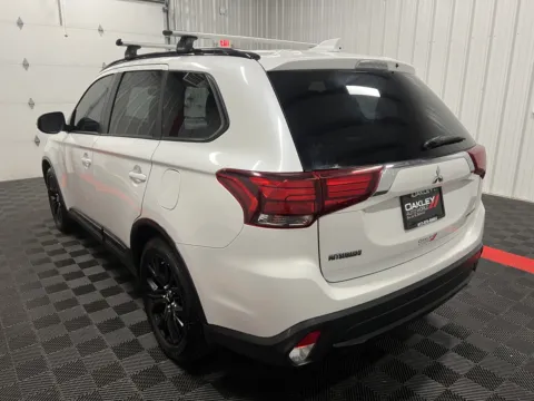 More photos of 2018 Mitsubishi Outlander SE at Oakley Auto World, MO