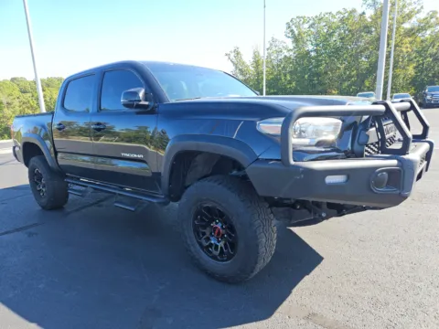 More photos of 2018 Toyota Tacoma TRD Off-Road at Oakley Auto World, MO
