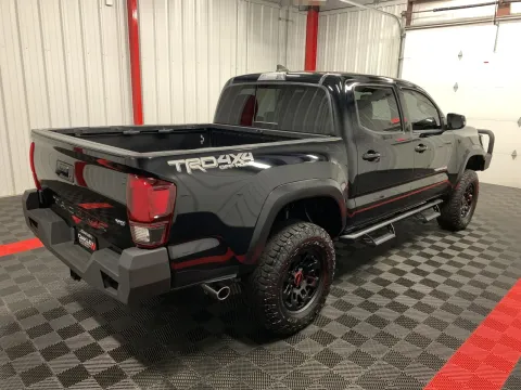 More photos of 2018 Toyota Tacoma TRD Off-Road at Oakley Auto World, MO