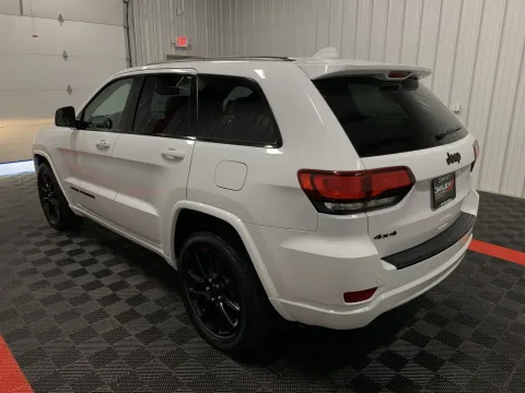 Photos of 2018 Jeep Grand Cherokee Altitude for sale in Branson West, MO at Oakley Auto World