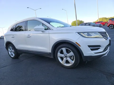 More photos of 2016 Lincoln MKC Premiere at Oakley Auto World, MO