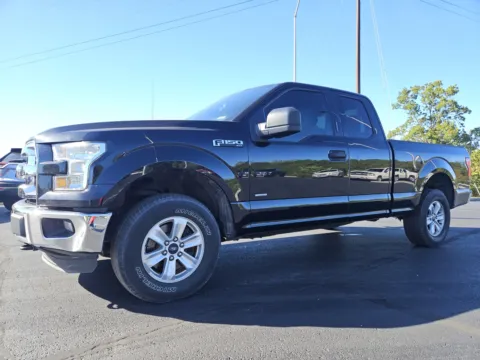 Black 2016 Ford F-150 XLT for sale in Branson West, MO