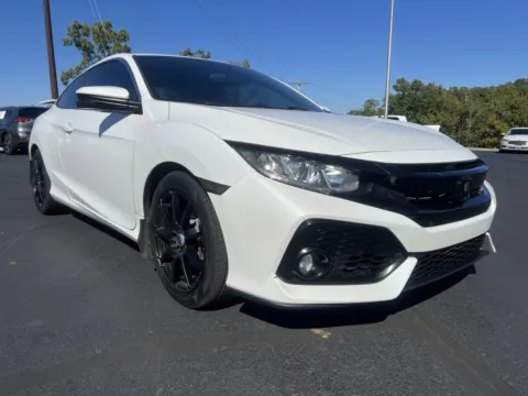 More photos of 2018 Honda Civic Si at Oakley Auto World, MO