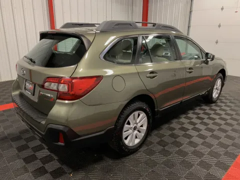 More photos of 2018 Subaru Outback 2.5i at Oakley Auto World, MO