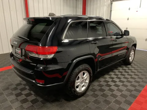 More photos of 2017 Jeep Grand Cherokee Laredo at Oakley Auto World, MO
