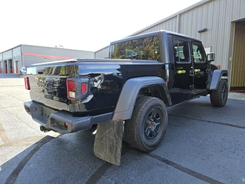 More photos of 2023 Jeep Gladiator Sport at Oakley Auto World, MO