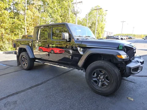 More photos of 2023 Jeep Gladiator Sport at Oakley Auto World, MO