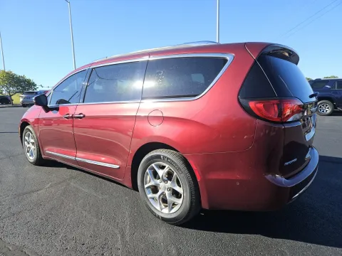 Photos of 2019 Chrysler Pacifica Limited for sale in Branson West, MO at Oakley Auto World