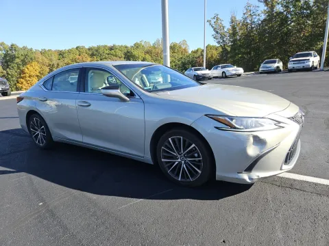More photos of 2022 Lexus ES 350 at Oakley Auto World, MO