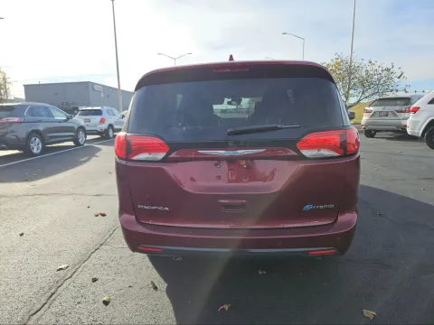 Another view of 2018 Chrysler Pacifica Hybrid Limited for sale in Branson West, MO at Oakley Auto World