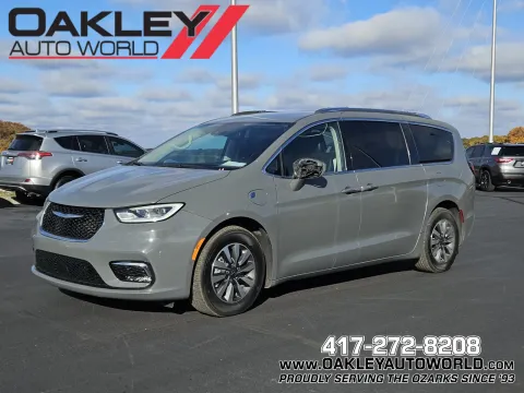Gray 2021 Chrysler Pacifica Hybrid Touring L for sale in Branson West, MO