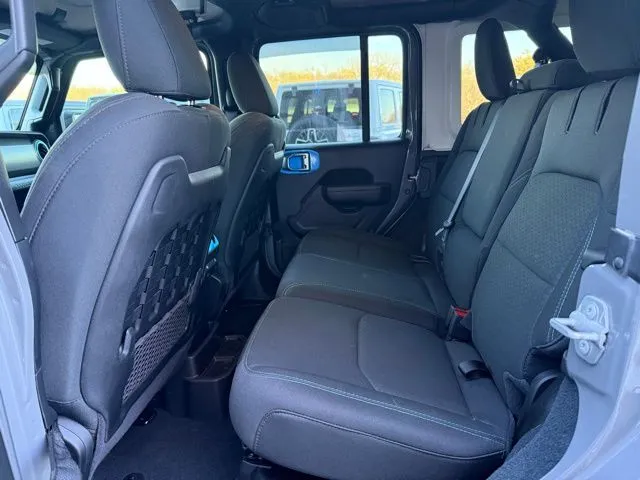 2022 Jeep Wrangler Unlimited Rubicon 4XE - Photo 12