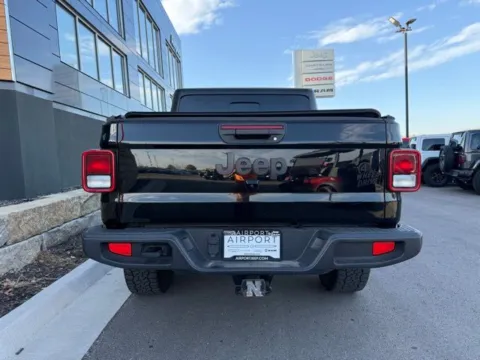 More photos of 2021 Jeep Gladiator Willys at Airport Chrysler Dodge Jeep Ram, MO