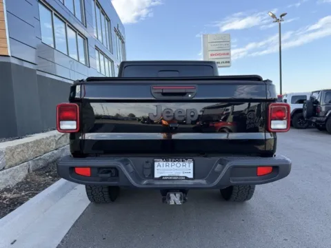 More photos of 2021 Jeep Gladiator Willys at Airport Chrysler Dodge Jeep Ram, MO