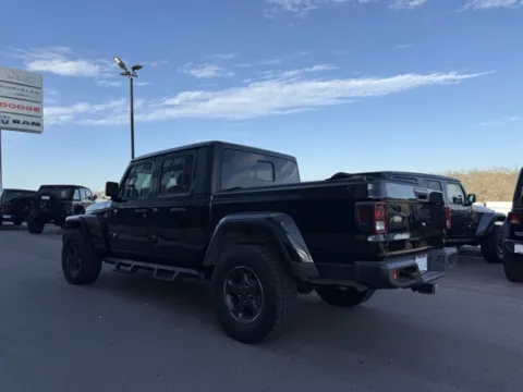 More photos of 2021 Jeep Gladiator Willys at Airport Chrysler Dodge Jeep Ram, MO