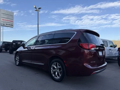 More photos of 2018 Chrysler Pacifica Limited at Airport Chrysler Dodge Jeep Ram, MO